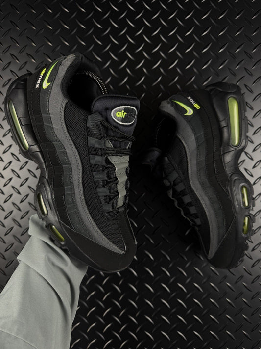 Nike Air Max 95 ‘Anthracite Grey/Black Volt’ 100% Authentic Mint Condition UK 7