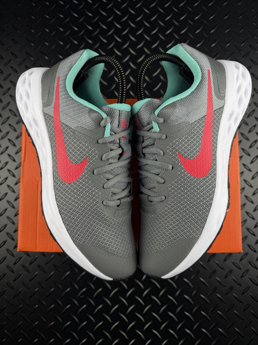 Nike Revolution 6 NN ‘Smoke Grey Red’ Brand New Lifestyle Trainers WMNS UK 4