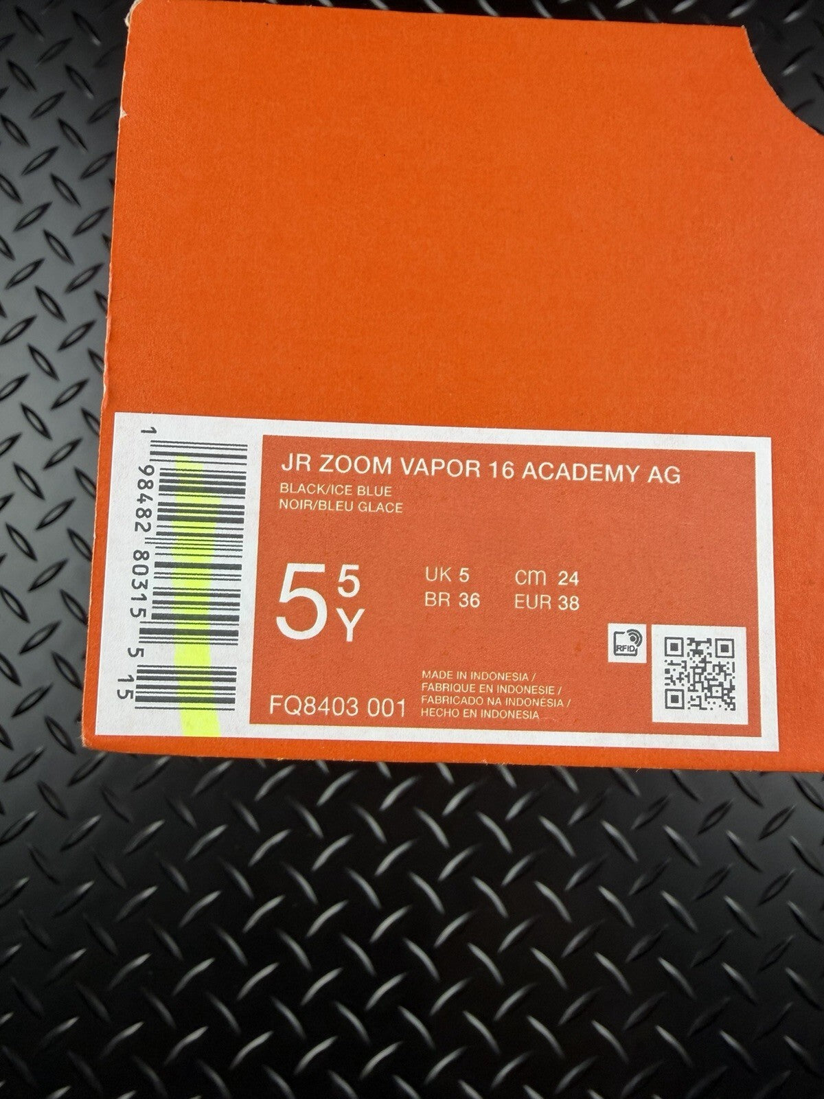 Nike Mercurial Vapor 16 Academy ‘Yellow Volt Brand New In Box Size UK 5