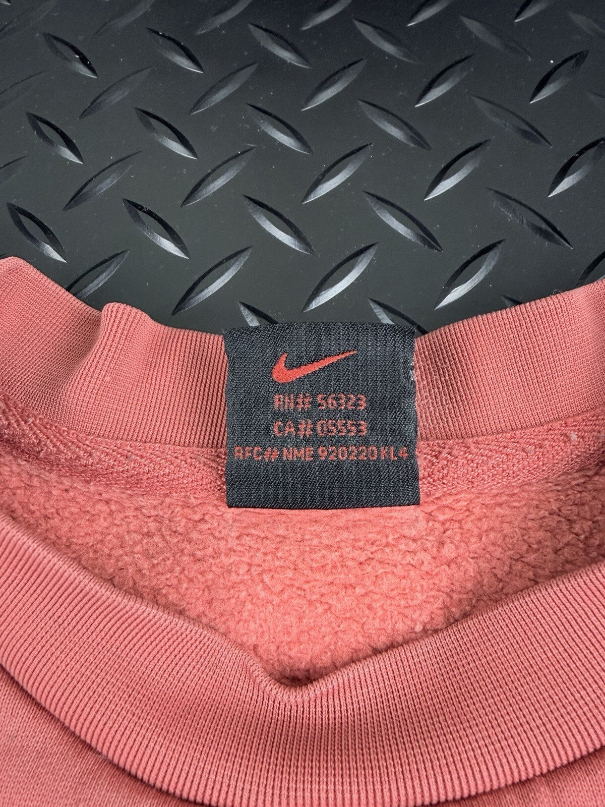 Vintage’ Nike Sweatshirt Jumper Women’s Salmon Pink Size Medium 8-10 Retro Rare