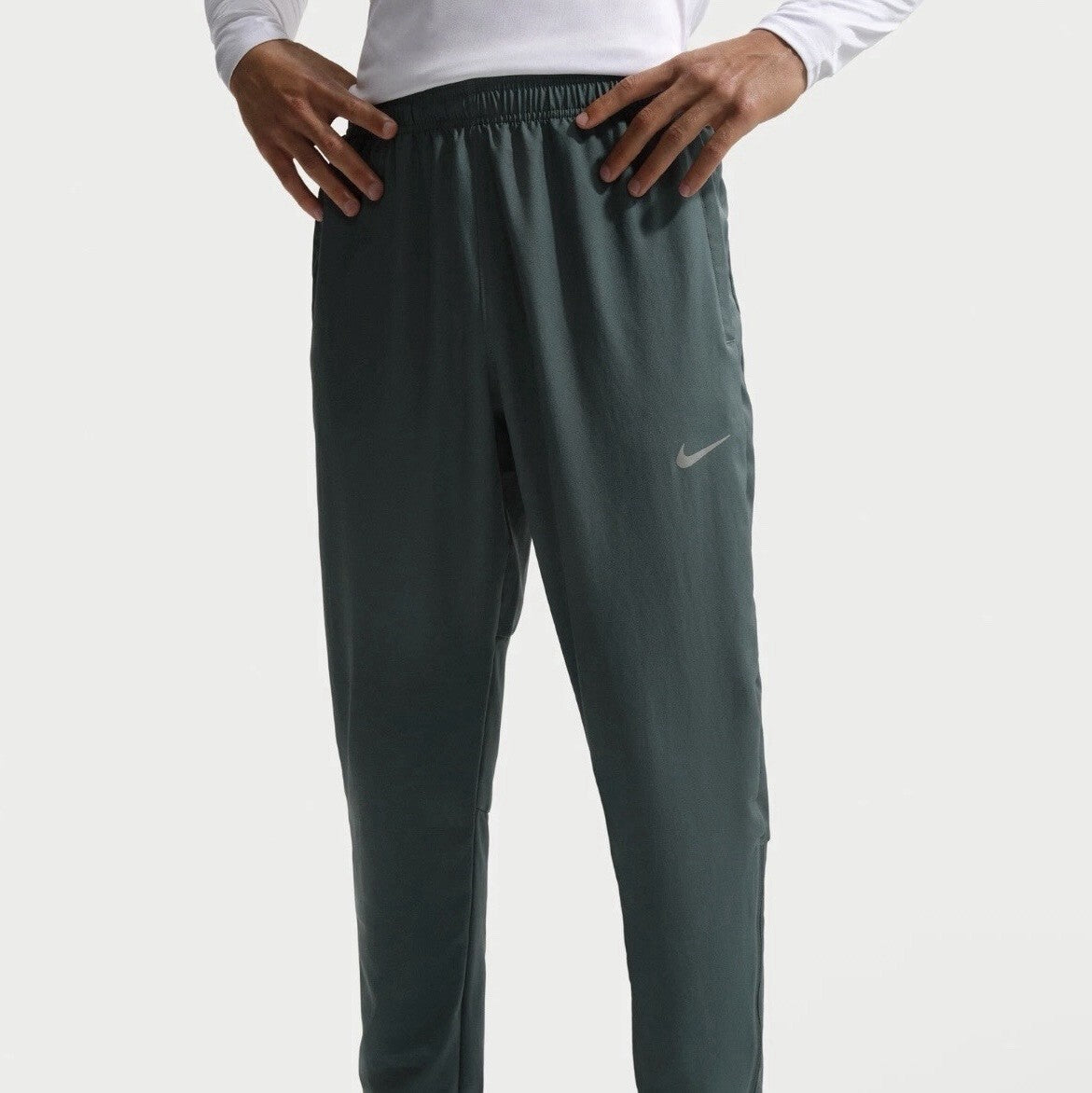 Nike Challenger Men's Dri-FIT Woven Trousers Green Size Small IQ0546-344