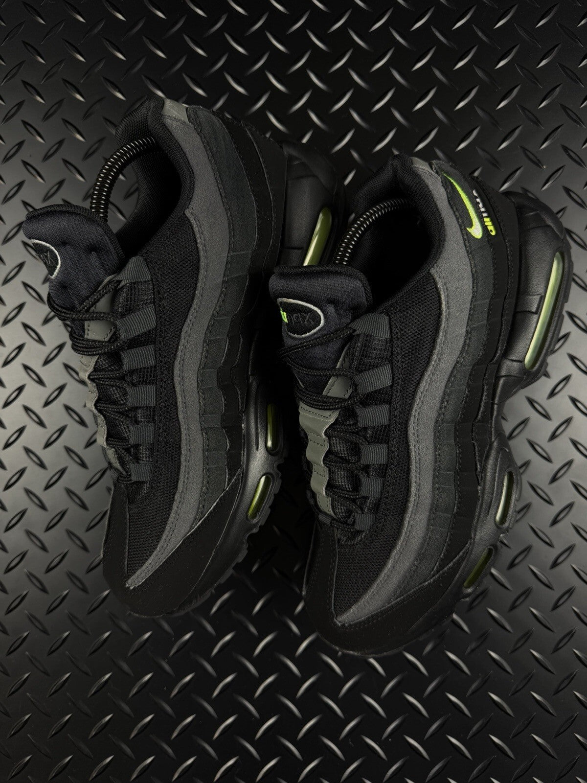 Nike Air Max 95 ‘Anthracite Grey/Black Volt’ 100% Authentic Mint Condition UK 7