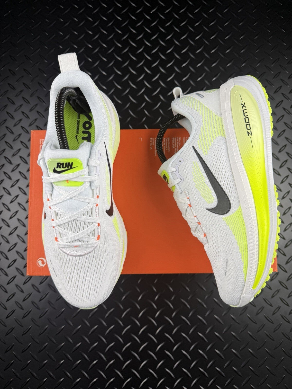 Nike Vomero 18 ‘Barely Volt’ Running/Lifestyle Trainers Brand New WMNS Size UK 5