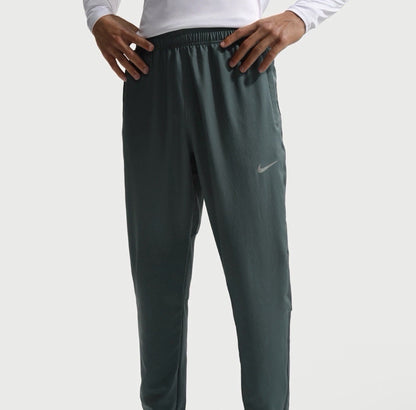 Nike Challenger Men's Dri-FIT Woven Trousers Green Size XL IQ0546-344
