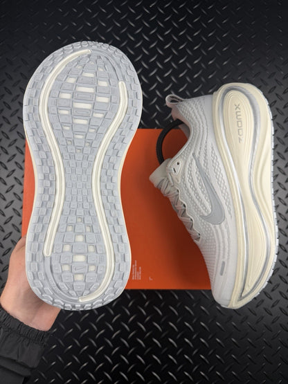 Nike Vomero Plus ‘Platinum Tint’ Running Trainers £175 RRP Brand New WMNS UK 5