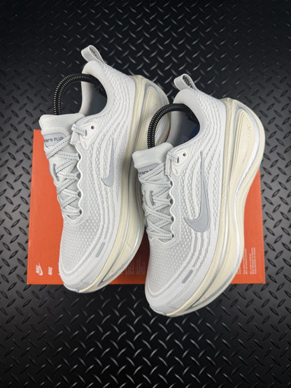 Nike Vomero Plus ‘Platinum Tint’ Running Trainers £175 RRP Brand New WMNS UK 5.5
