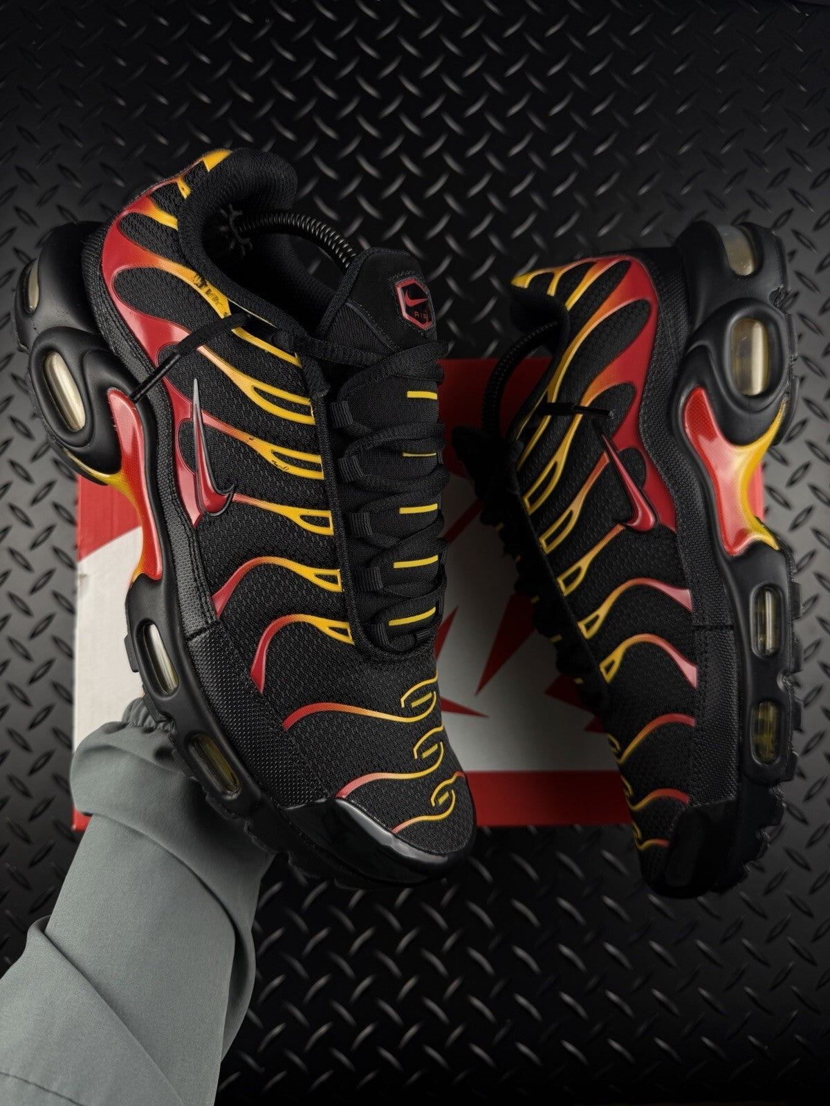 Nike Air Max Plus TN ‘Black University Red’ £175 RRP Brand New UK 8 - Full Box