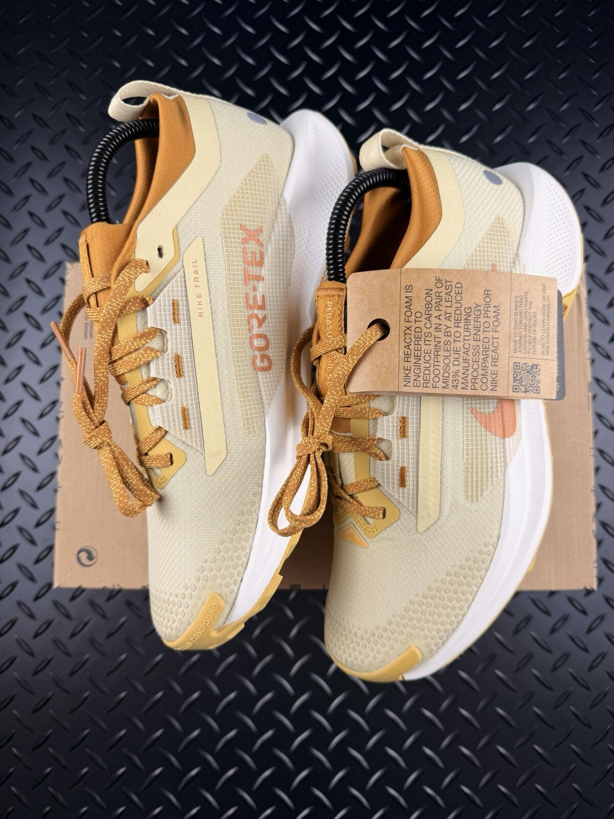 Nike Pegasus Trail 5 Gore-Tex ‘Team Gold’ Running Trainers Brand New UK 6.5