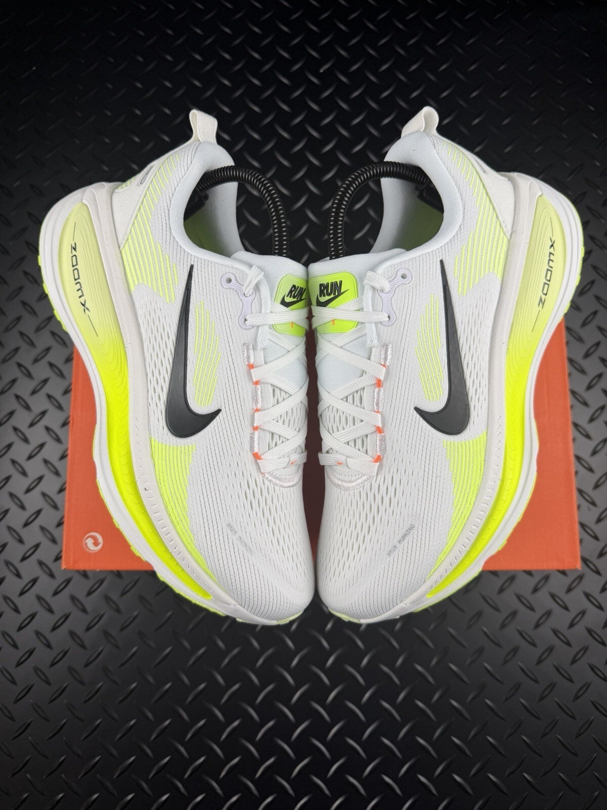 Nike Vomero 18 ‘Barely Volt’ Running/Lifestyle Trainers Brand New WMNS Size UK 5