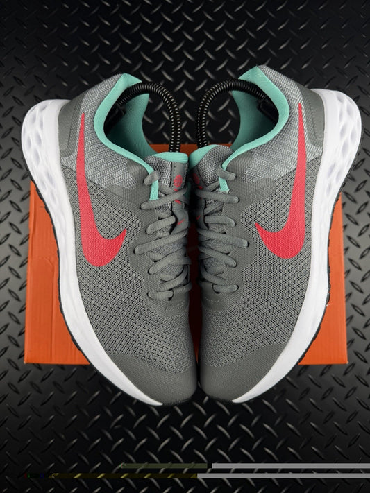 Nike Revolution 6 NN ‘Smoke Grey Red’ Brand New Lifestyle Trainers WMNS UK 5.5