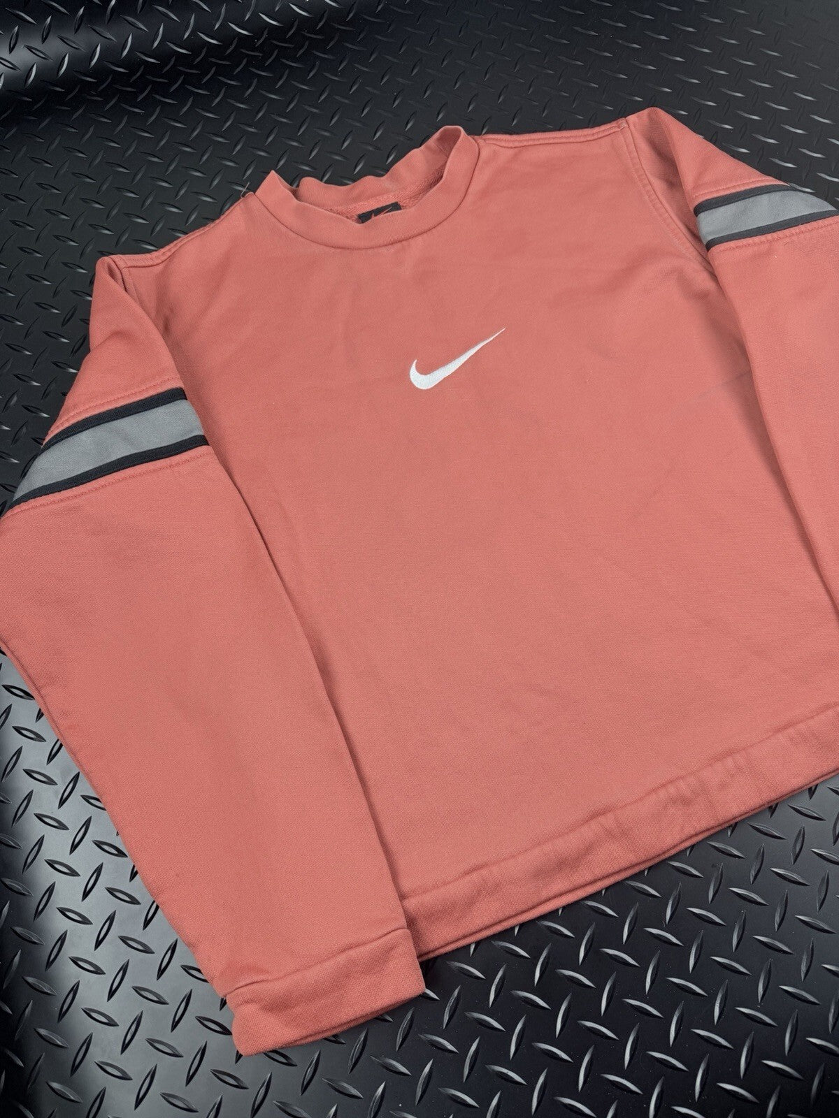 Vintage’ Nike Sweatshirt Jumper Women’s Salmon Pink Size Medium 8-10 Retro Rare