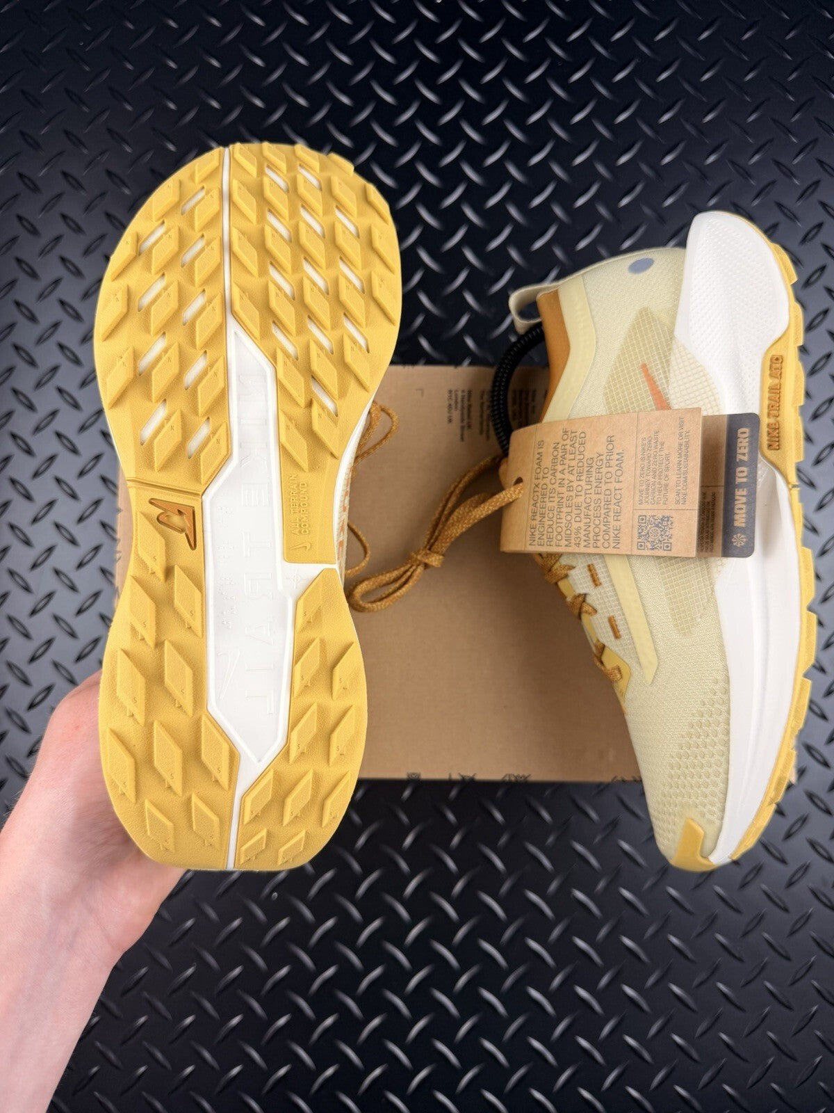 Nike Pegasus Trail 5 Gore-Tex ‘Team Gold’ Running Trainers Brand New UK 7