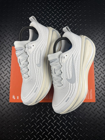 Nike Vomero Plus ‘Platinum Tint’ Running Trainers £175 RRP Brand New WMNS UK 5