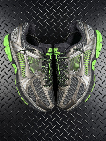Nike Zoom Vomero 5 ‘Metallic Green’ 100% Authentic Mint Condition Mens Size UK 9