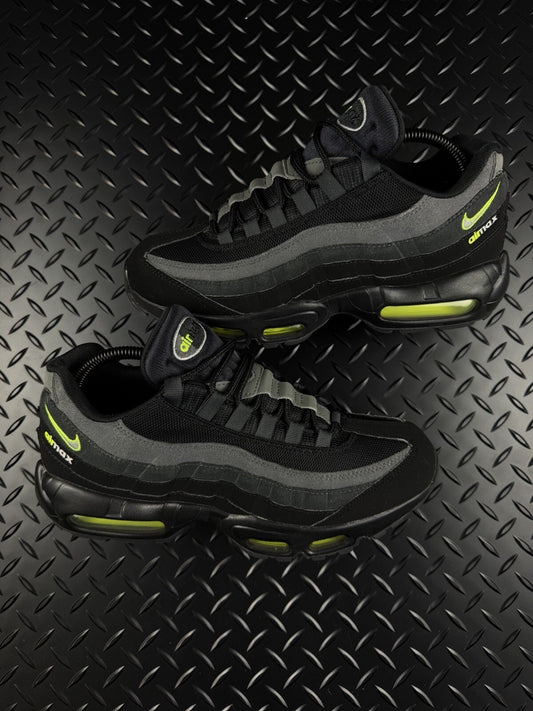 Nike Air Max 95 ‘Anthracite Grey/Black Volt’ 100% Authentic Mint Condition UK 7