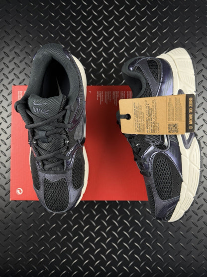 Nike V5 RNR ‘Black Gridiron’ Brand New 100% Authentic Trainers Size UK 7