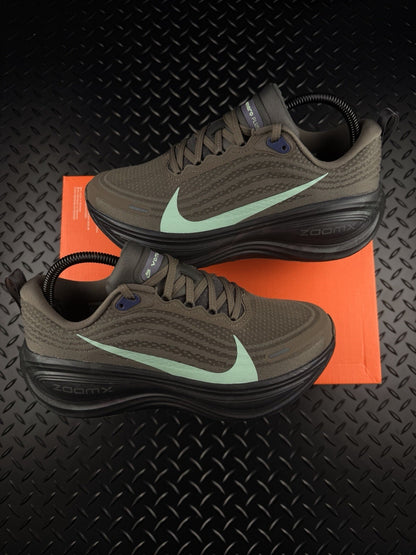 Nike Vomero Plus ‘Itonstone Sail’ Running Trainers Brand New Women’s UK 5.5
