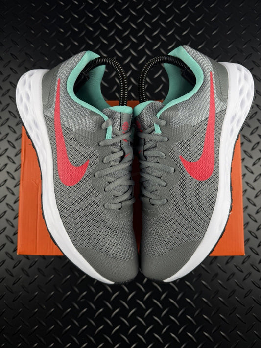 Nike Revolution 6 NN ‘Smoke Grey Red’ Brand New Lifestyle Trainers WMNS UK 5.5