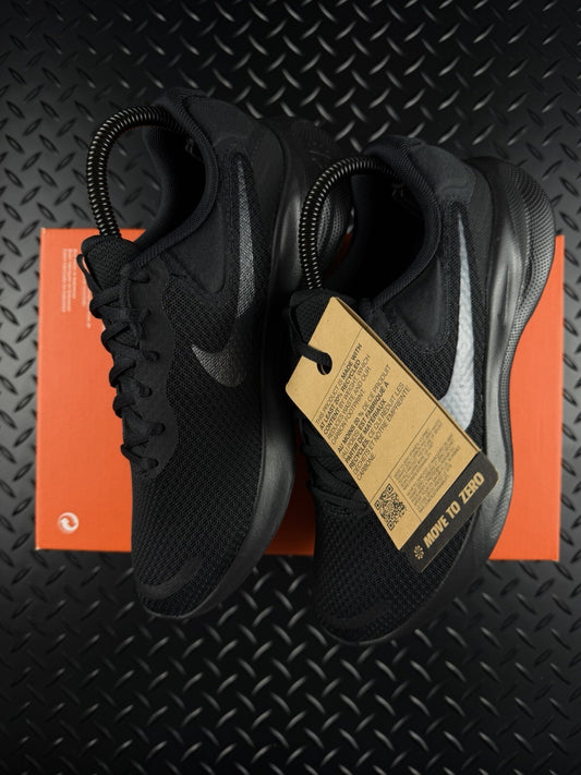 Nike Revolution 7 Lifestyle/Running Trainers ‘Triple Black Brand New WMNS UK 4.5