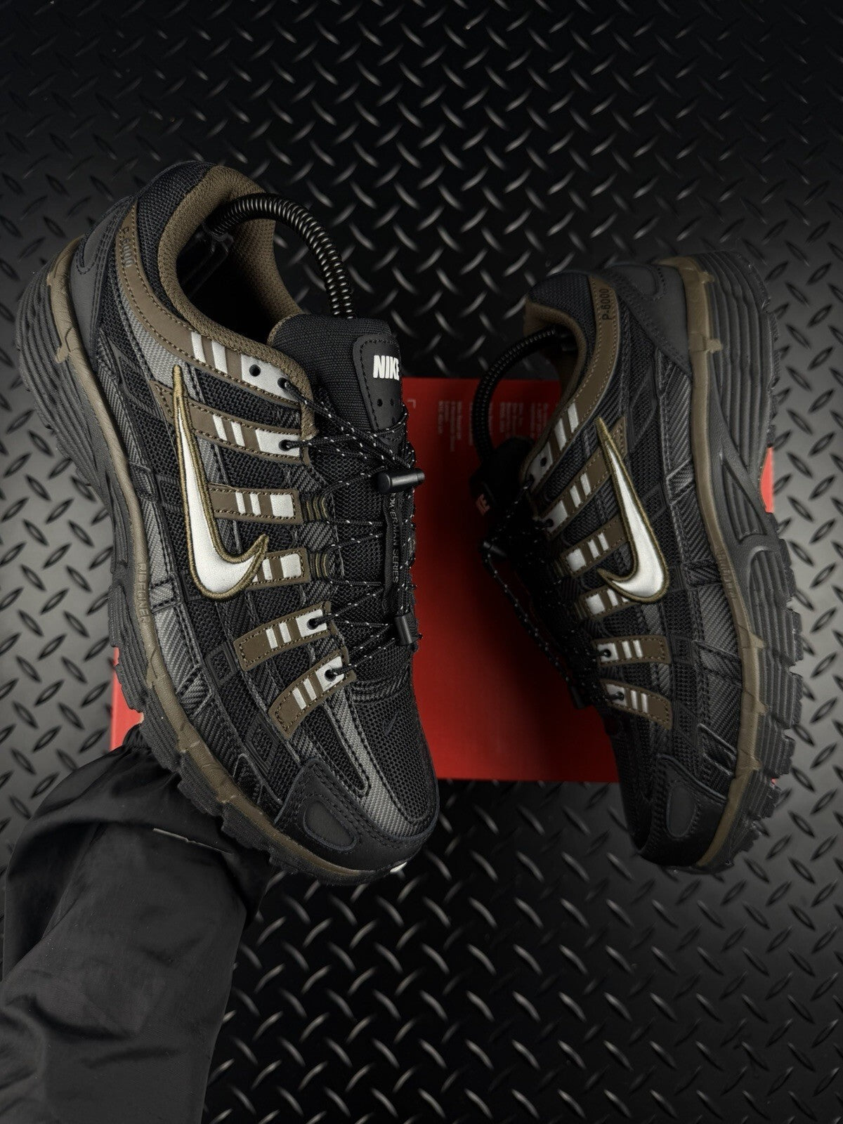 Nike P-6000 Utility ‘Metallic Sliver Khaki’ Brand New 100% Authentic Size UK 6