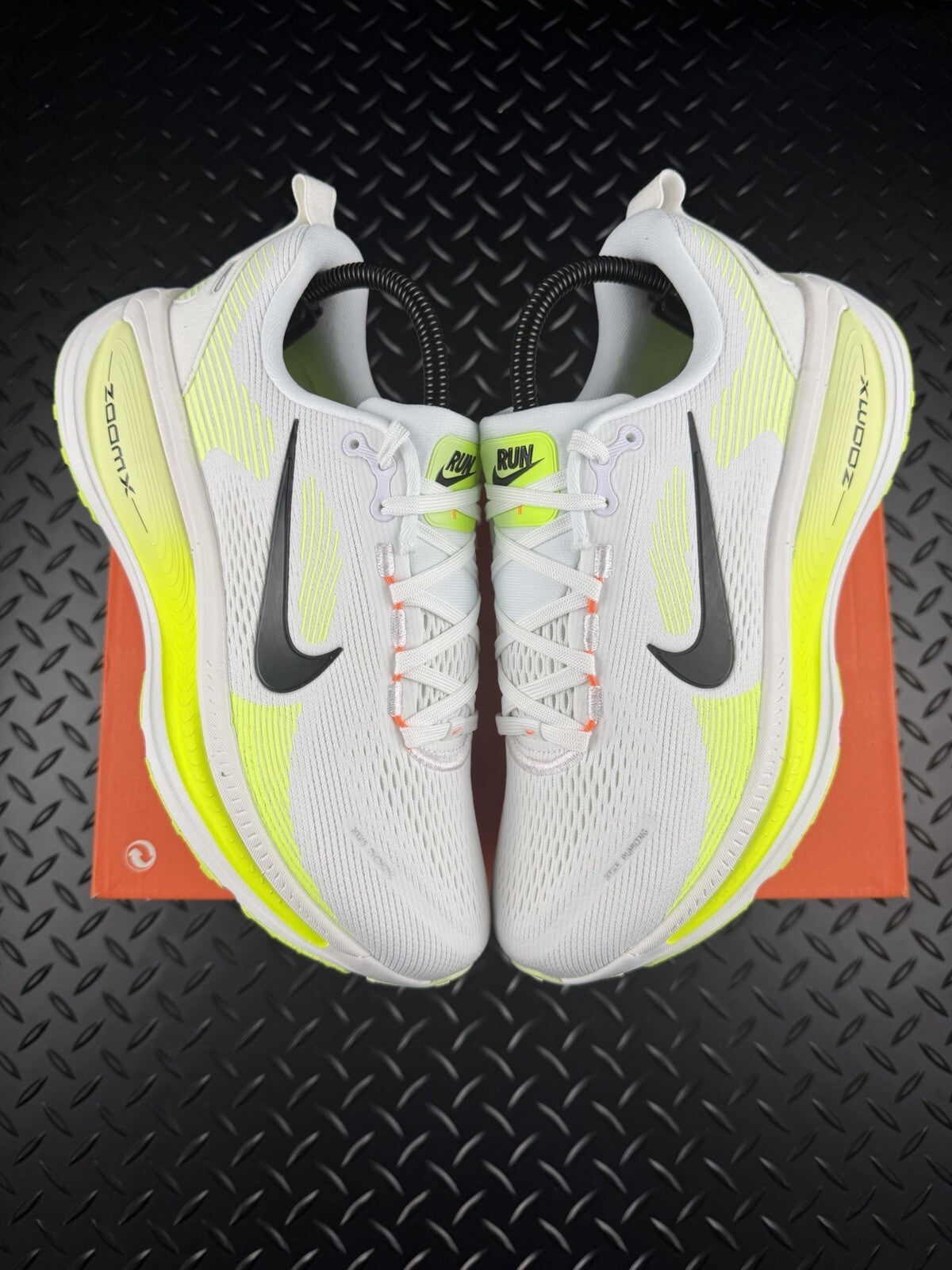 Nike Vomero 18 ‘Barely Volt’ Running/Lifestyle Trainers Brand New WMNS Size UK 6