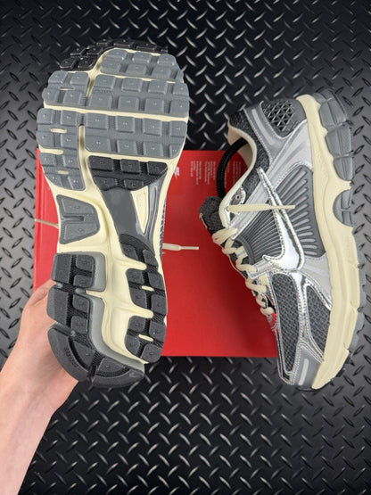 Nike Zoom Vomero 5 ‘Iron Grey Chrome’ Brand New 100% Authentic Size UK 7.5