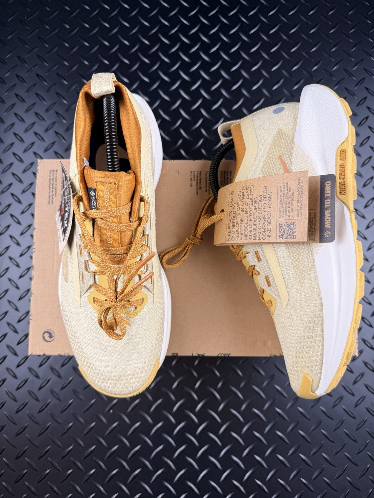 Nike Pegasus Trail 5 Gore-Tex ‘Team Gold’ Running Trainers Brand New UK 7