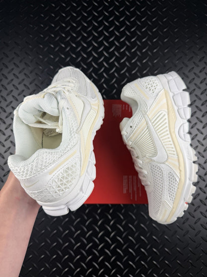 Nike Zoom Vomero 5 ‘Summit White’ Brand New 100% Authentic Women’s Size UK 4