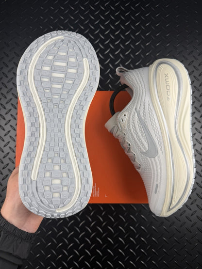 Nike Vomero Plus ‘Platinum Tint’ Running Trainers £175 RRP Brand New WMNS UK 5.5
