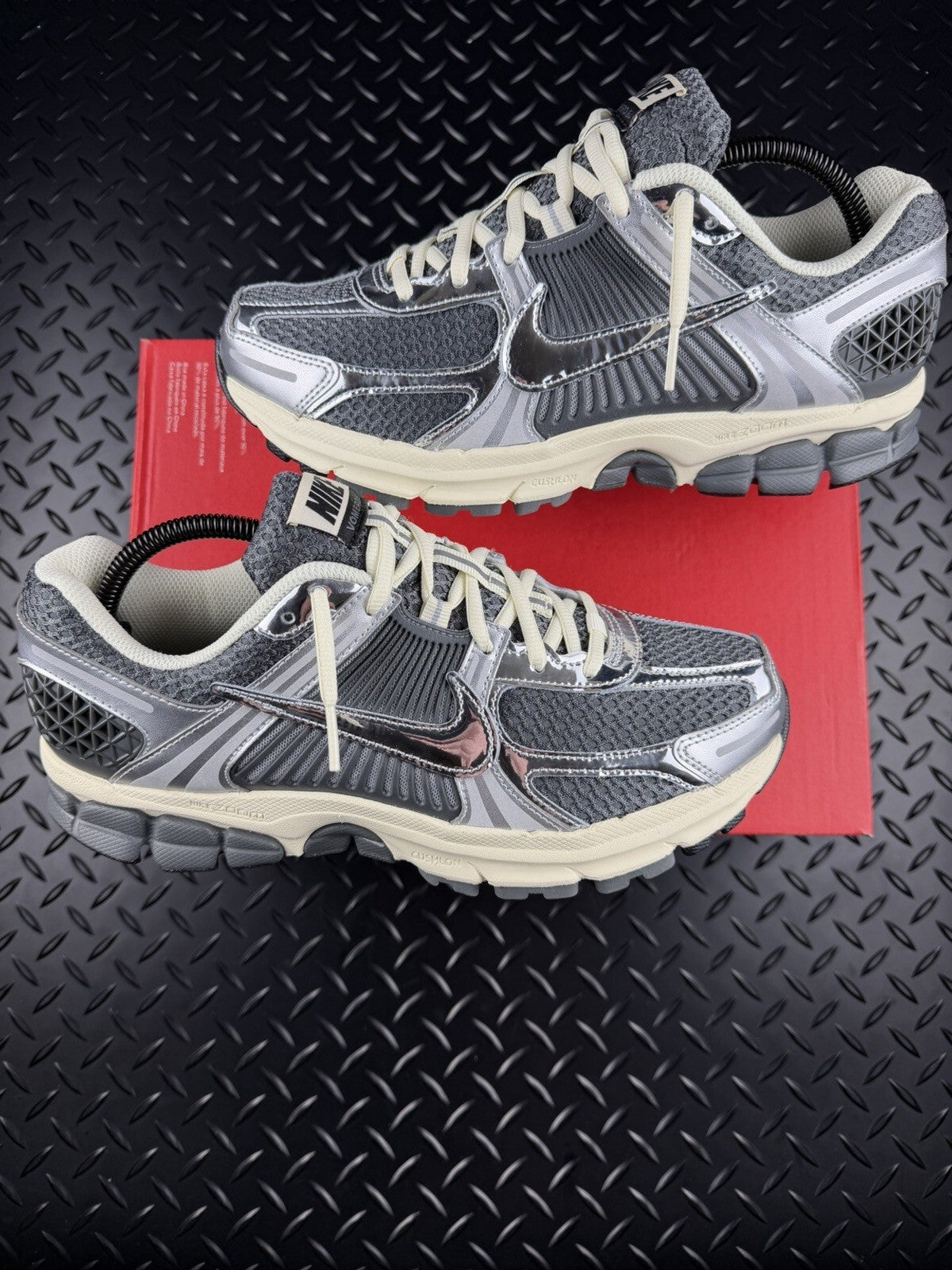Nike Zoom Vomero 5 ‘Iron Grey Chrome’ Brand New 100% Authentic Size UK 7.5