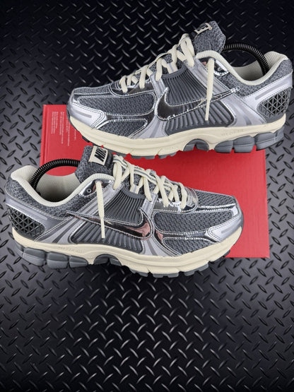 Nike Zoom Vomero 5 ‘Iron Grey Chrome’ Brand New 100% Authentic Size UK 7.5