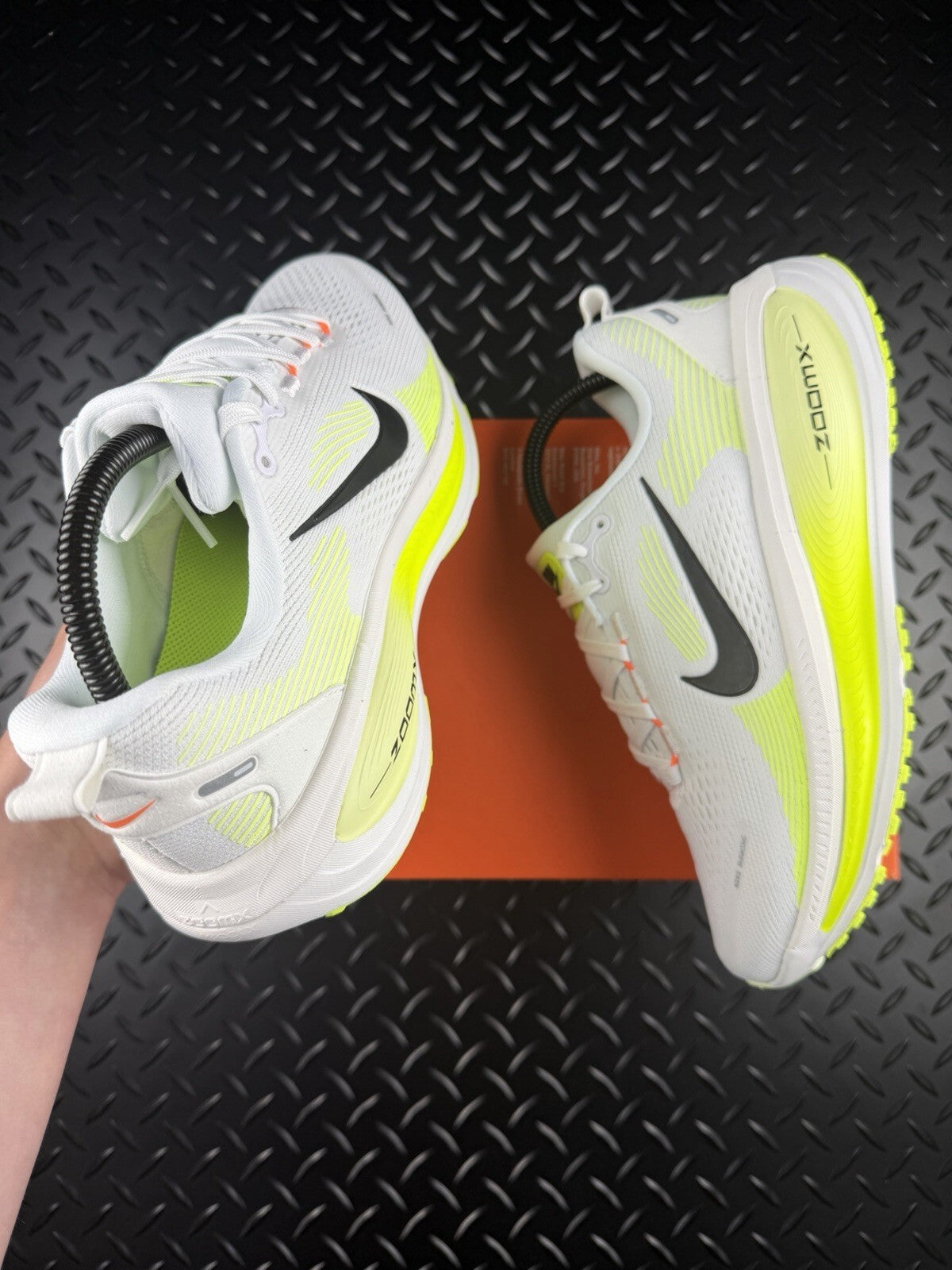 Nike Vomero 18 ‘Barely Volt’ Running/Lifestyle Trainers Brand New WMNS Size UK 6