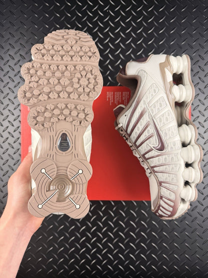 Nike Shox TL ‘Light Bone Burgundy Crush’ £165 RRP Brand New WMNS Size UK 7