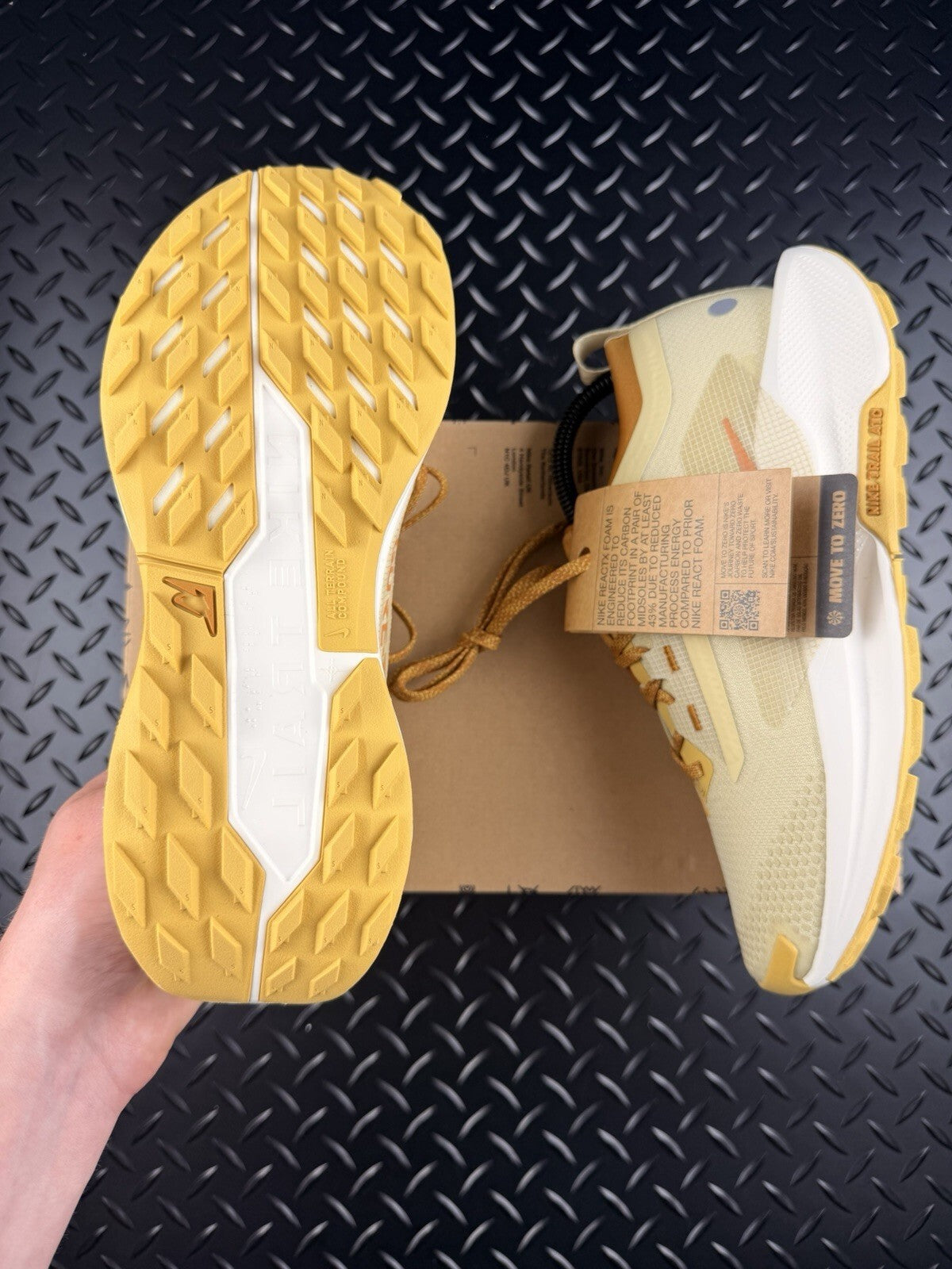 Nike Pegasus Trail 5 Gore-Tex ‘Team Gold’ Running Trainers Brand New UK 6.5