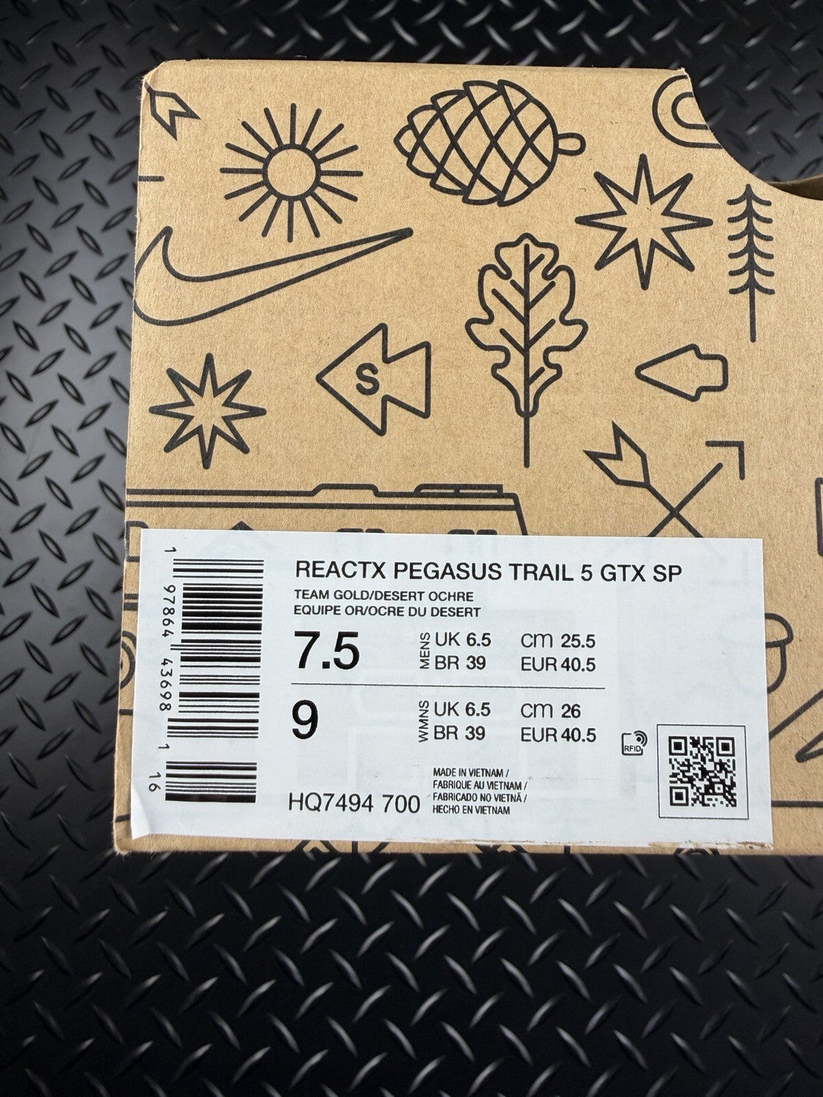 Nike Pegasus Trail 5 Gore-Tex ‘Team Gold’ Running Trainers Brand New UK 6.5