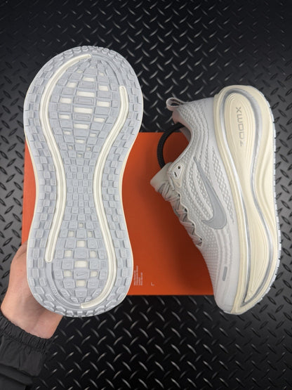 Nike Vomero Plus ‘Platinum Tint’ Running Trainers £175 RRP Brand New WMNS UK 5.5